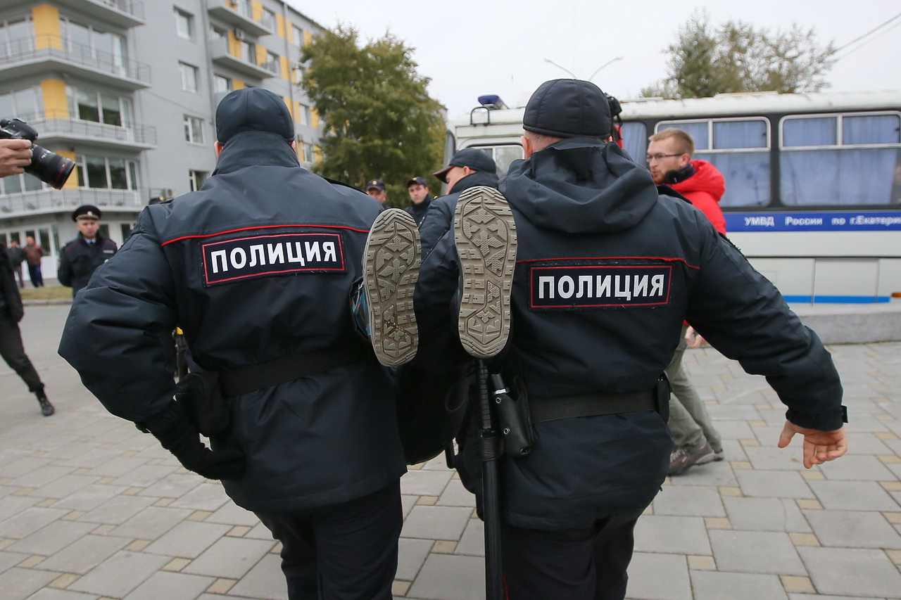 ОВД-Инфо признали экстремистской организацией. Что это значит для тех, кто донатит