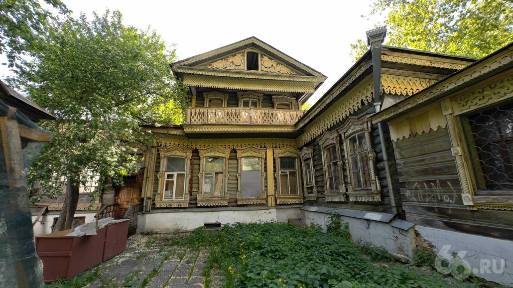 Общество охраны памятников попросило Дениса Паслера отдать им два исторических здания
