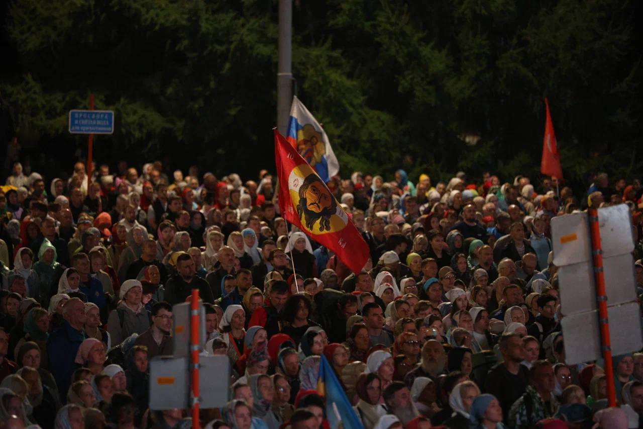 44 000 верующих прошли Царским крестным ходом. Фото
