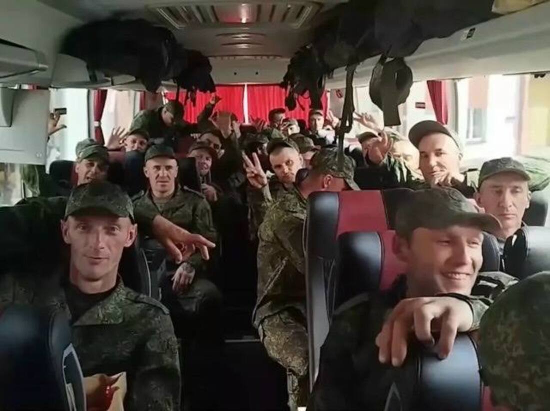 Двух военных из Екатеринбурга освободили из украинского плена