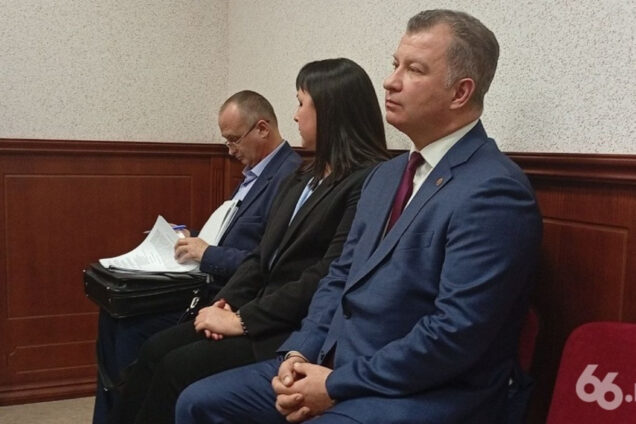 Экс-главу Серова Василия Сизикова обвинили в получении взятки